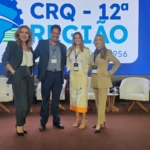 Pessoas posando para foto
